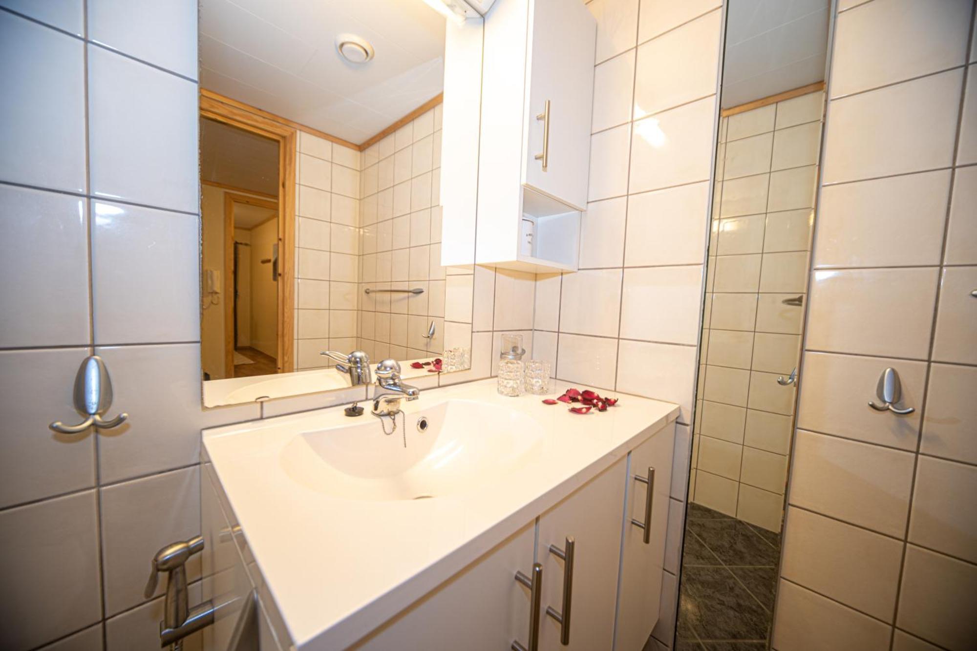 Supersentral 3-Roms Leilighet Med Parkering I Garasje Haugesund Exterior foto
